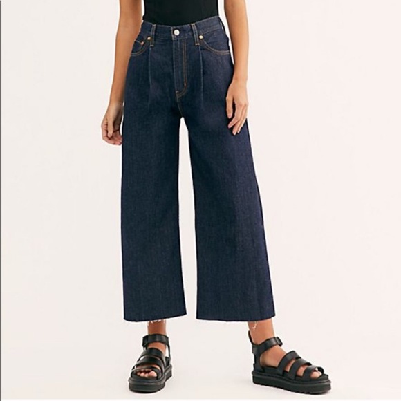 Levi's Denim - NWT Levi's Ribcage pleated wide leg jeans